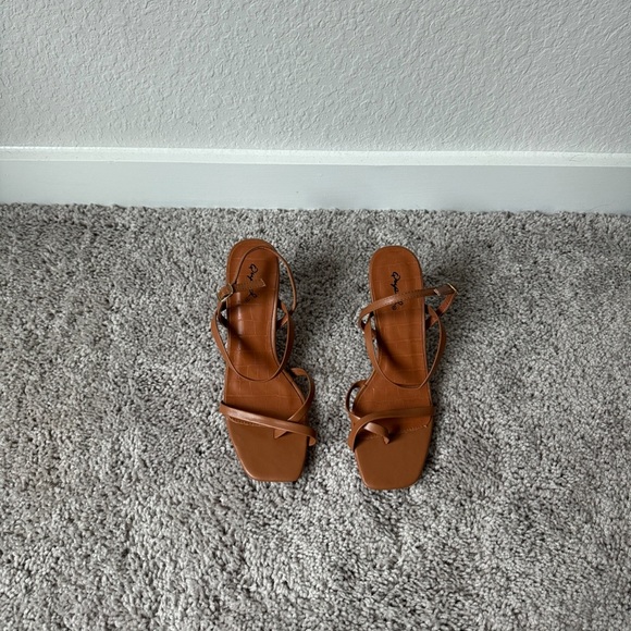 cognac brown strappy heels - Picture 2 of 7